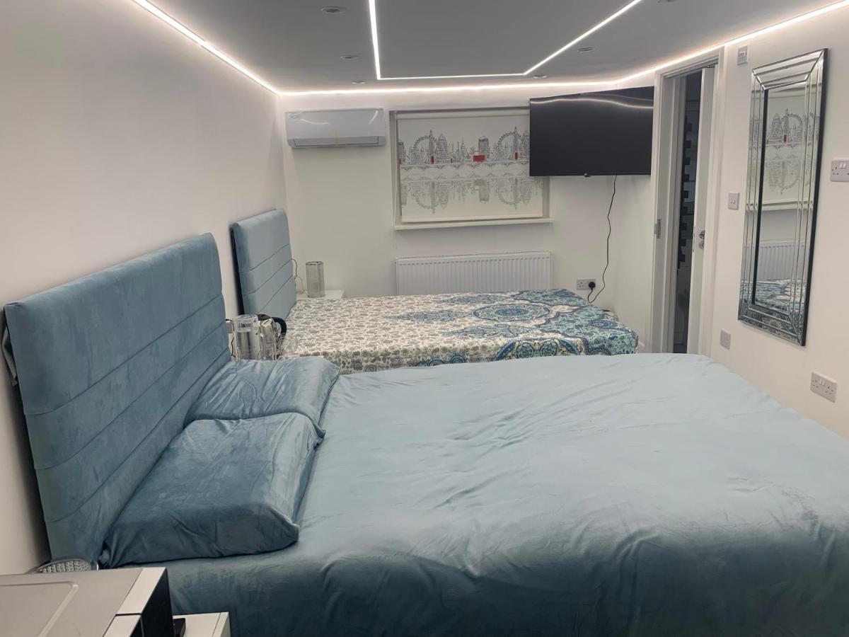 Air Conditioned Modern Double Bed Room With Private Attached Bathroom - Free Parking - Near London Heathrow Airport & Southall Broadway Εξωτερικό φωτογραφία