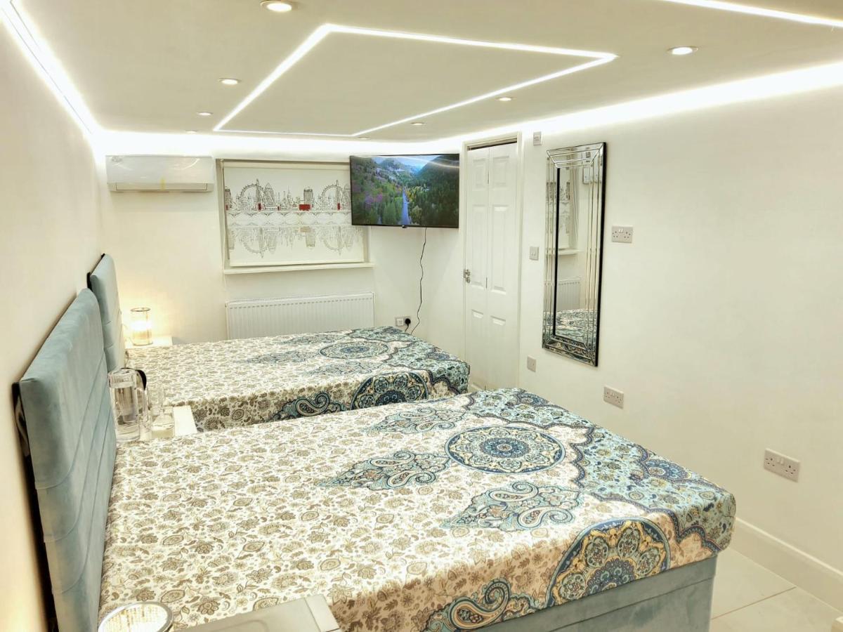 Air Conditioned Modern Double Bed Room With Private Attached Bathroom - Free Parking - Near London Heathrow Airport & Southall Broadway Εξωτερικό φωτογραφία