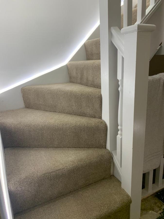Air Conditioned Modern Double Bed Room With Private Attached Bathroom - Free Parking - Near London Heathrow Airport & Southall Broadway Εξωτερικό φωτογραφία