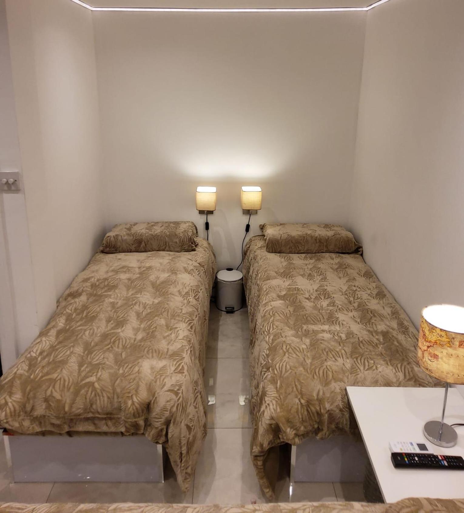 Air Conditioned Modern Double Bed Room With Private Attached Bathroom - Free Parking - Near London Heathrow Airport & Southall Broadway Εξωτερικό φωτογραφία